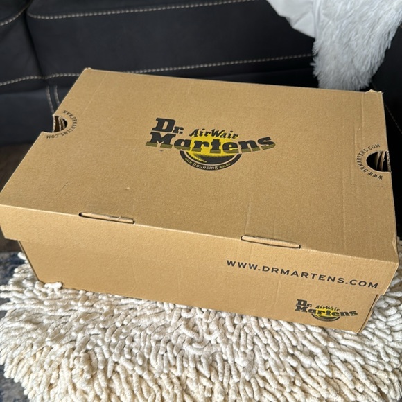 Dr. Marten Combat - THE ORIGINAL. STILL NEW! 1460 SMOOTH LEATHER LACE UP BOOTS - Picture 8 of 17